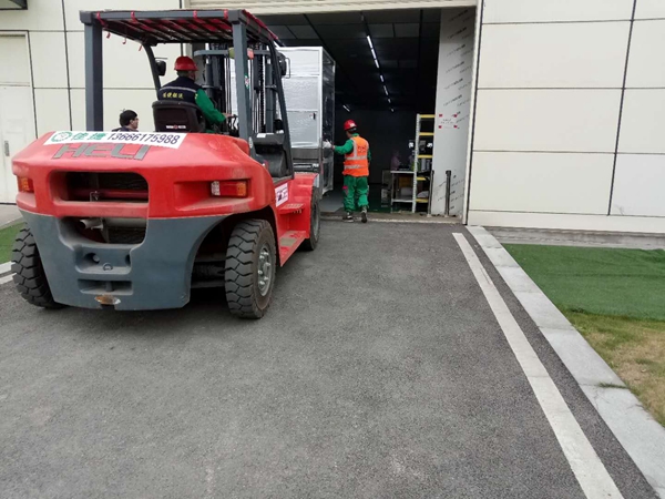通威，激光摻雜機，卸車，拆箱，搬運入場