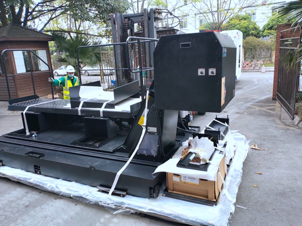 傳統設備卸車、拆箱作業